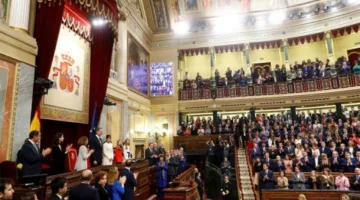 البرلمان الإسباني يقرر معالجة مشروع قانون يتعلق بحظر تصدير الأسلحة إلى إسرائيل بشكل عاجل.