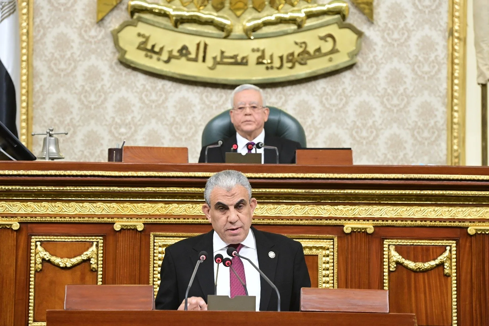 البرلمان يستعرض اقتراح الحكومة حول تحديد نسبة الزيادة الدورية. البرلمان يستعرض اقتراح الحكومة حول تحديد نسبة الزيادة الدورية.