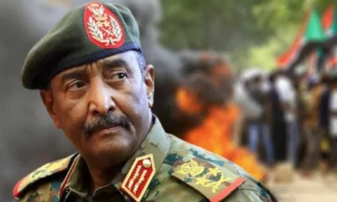 البرهان يُكلف كامل إدريس بتشكيل الحكومة السودانية البرهان يُكلف كامل إدريس بتشكيل الحكومة السودانية