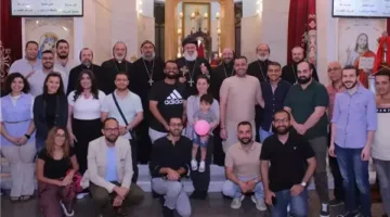 البطريرك أفرام الثاني يقود صلاة المساء في الكنيسة السريانية بغمرة