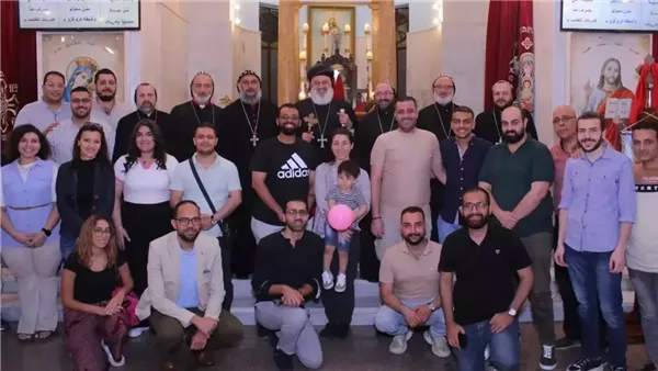 البطريرك أفرام الثاني يقود صلاة المساء في الكنيسة السريانية بغمرة البطريرك أفرام الثاني يقود صلاة المساء في الكنيسة السريانية بغمرة