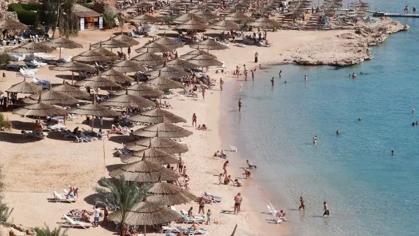 البنك المركزي: ارتفاع ايرادات السياحة بمصر لـ8.7 مليار دولار في 6 أشهر
