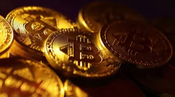 البنك المركزي السعودي يضع استثمارات في شركة تعتمد على احتياطات البيتكوين من الخزانة.