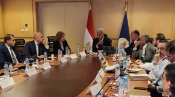 التأشيرة الطارئة.. وزير السياحة والآثار يعقد اجتماعاً لبحث المنظومة الجديدة