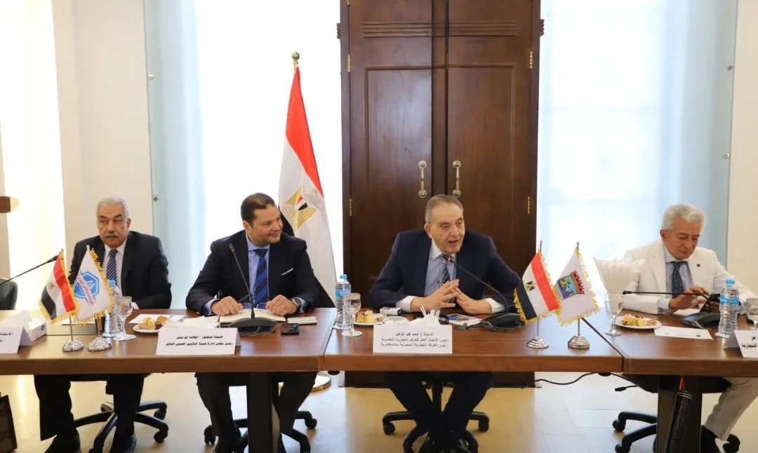 التأمين الصحي الشامل: إبرام اتفاقية تعاون مع غرفة مقدمي الرعاية الصحية والمستشفيات الخاصة في اتحاد الصناعات التأمين الصحي الشامل: إبرام اتفاقية تعاون مع غرفة مقدمي الرعاية الصحية والمستشفيات الخاصة في اتحاد الصناعات