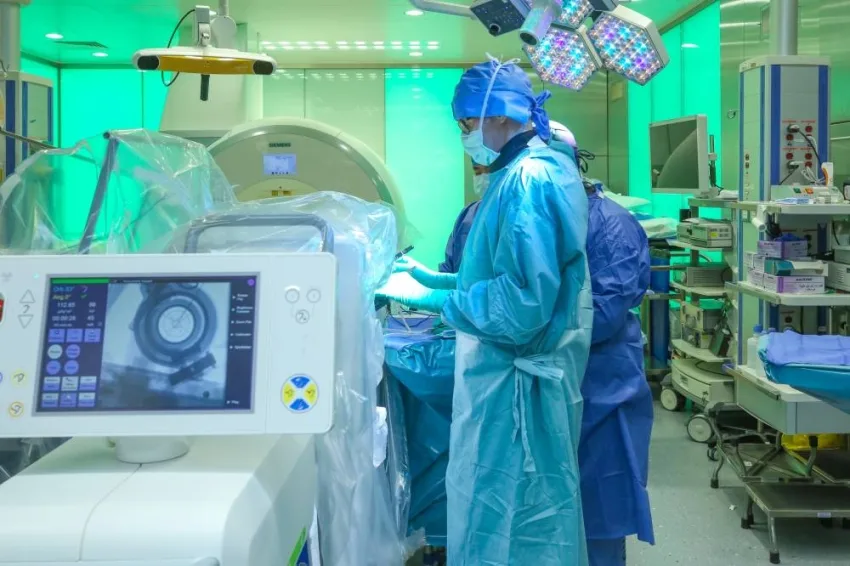 التخصصي ي implant أول جهاز ذكي في الدماغ لتعزيز إدارة الأمراض العصبية التخصصي ي implant أول جهاز ذكي في الدماغ لتعزيز إدارة الأمراض العصبية