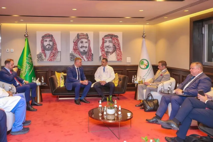 التخصصي يستضيف وزير الصحة السلوفاكي لمناقشة آفاق التعاون في مجال الرعاية الصحية المتخصصة والابتكار الطبي التخصصي يستضيف وزير الصحة السلوفاكي لمناقشة آفاق التعاون في مجال الرعاية الصحية المتخصصة والابتكار الطبي