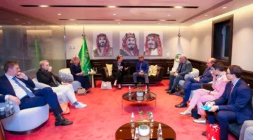 التخصصي يستضيف وفدًا من سويسرا لمناقشة الشراكات الدولية وتعزيز الابتكار في الرعاية التخصصية.