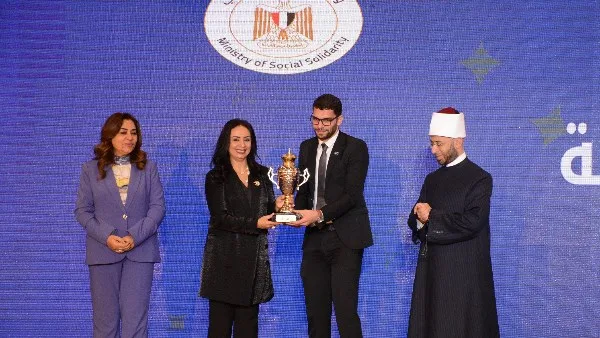 التضامن : تكريم الفائز الأول في مسابقة “أهل الخير 2025”