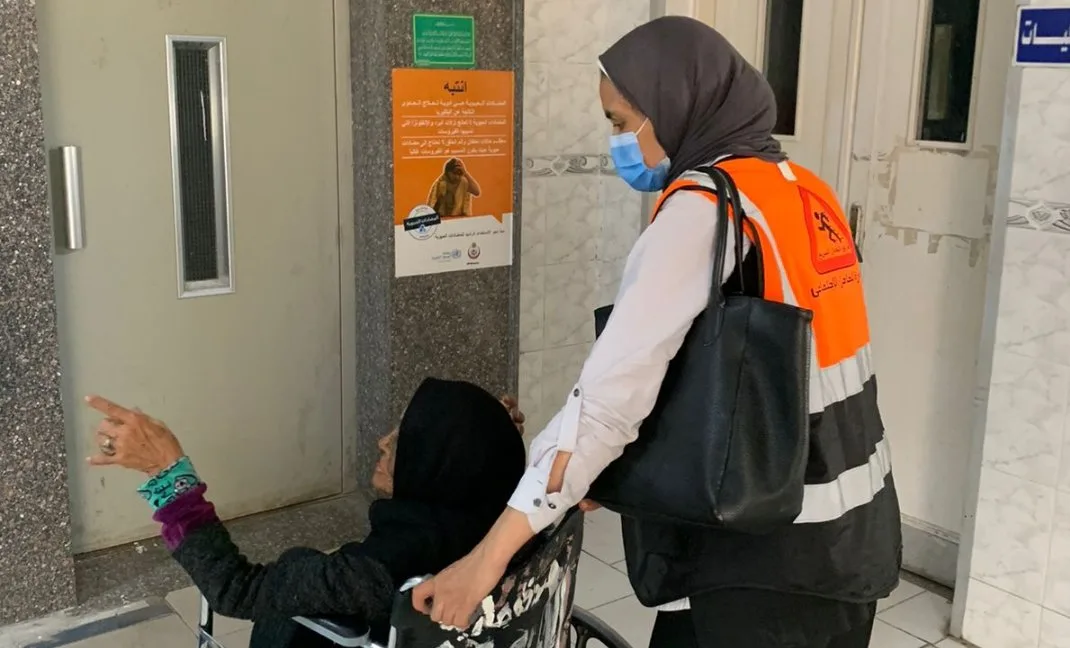 التضامن: فريق الطوارئ في الإسكندرية يقوم بجولة ميدانية لرصد حالات الأطفال والبالغين المشردين في شوارع المحافظة. التضامن: فريق الطوارئ في الإسكندرية يقوم بجولة ميدانية لرصد حالات الأطفال والبالغين المشردين في شوارع المحافظة.