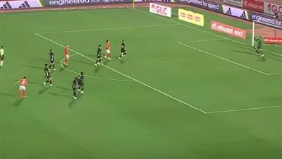 التعادل الإيجابي يهيمن على مجريات الشوط الأول لمباراة الأهلي والبنك في الدوري