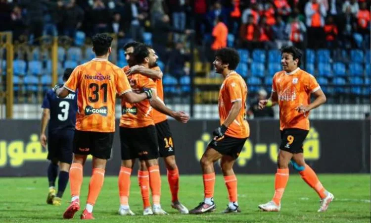 التعادل بدون أهداف يهيمن على لقاء فاركو وحرس الحدود في الدوري الممتاز التعادل بدون أهداف يهيمن على لقاء فاركو وحرس الحدود في الدوري الممتاز