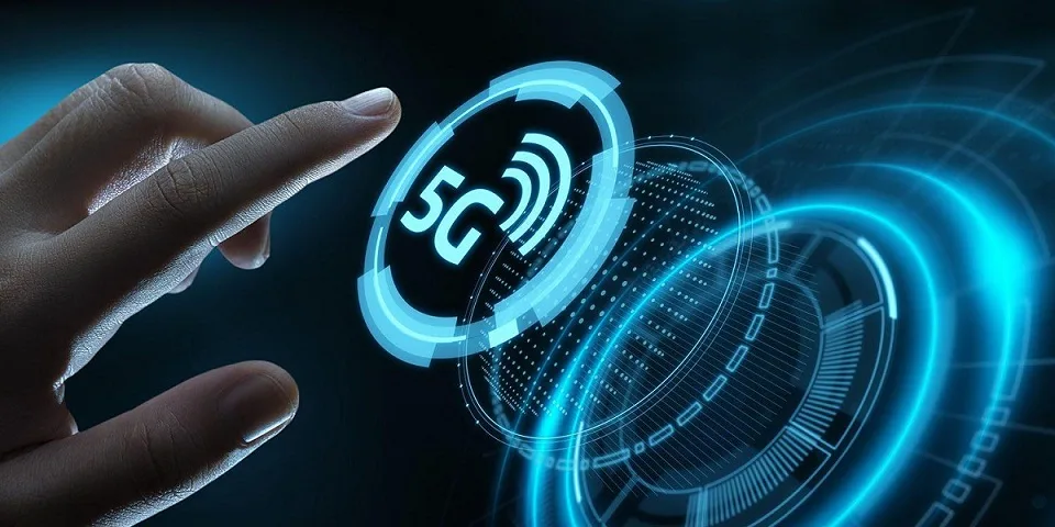 التعاون بين أوروبا والولايات المتحدة مع وزارة الاتصالات لتعزيز انتشار شبكات الجيل الخامس الفعالة. التعاون بين أوروبا والولايات المتحدة مع وزارة الاتصالات لتعزيز انتشار شبكات الجيل الخامس الفعالة.