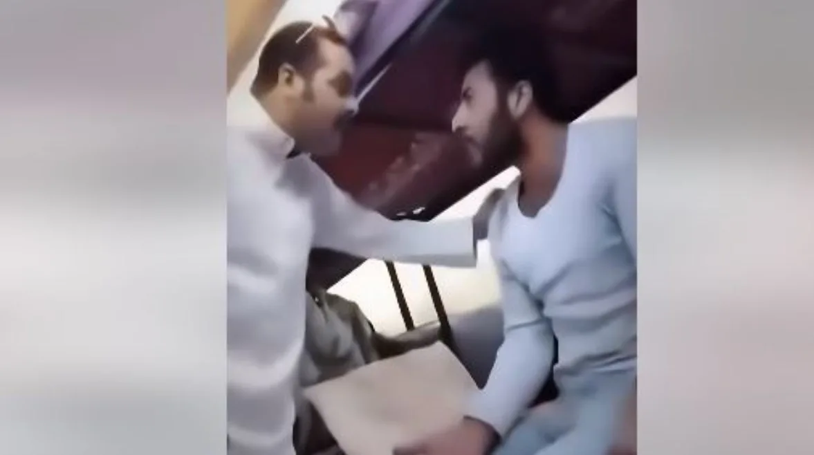التفاصيل الكاملة لاعتداء كفيل سعودي على عامل مصري (فيديو) التفاصيل الكاملة لاعتداء كفيل سعودي على عامل مصري (فيديو)
