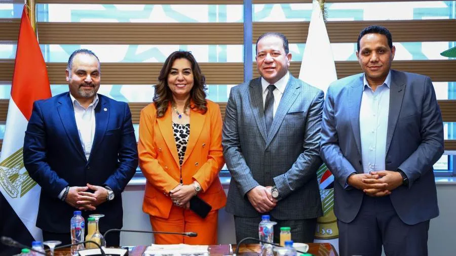«التنمية» تتابع التحضيرات لمؤتمر «المسؤولية الاجتماعية والإسكان اللائق» بالتعاون مع «التضامن» «التنمية» تتابع التحضيرات لمؤتمر «المسؤولية الاجتماعية والإسكان اللائق» بالتعاون مع «التضامن»