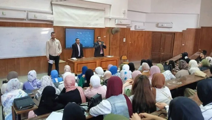 «التوعية بالمبادئ الأساسية لحقوق الإنسان في الدستور المصري».. ندوة بتجارة بنها