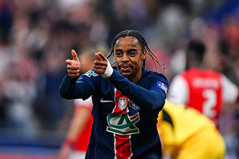 اللقب الثالث: باريس سان جيرمان يتوج بكأس فرنسا بعد انتصاره على ريمس (فيديو) اللقب الثالث: باريس سان جيرمان يتوج بكأس فرنسا بعد انتصاره على ريمس (فيديو)