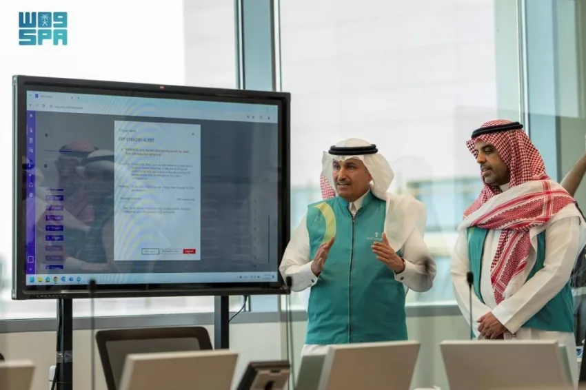 الجاسر يتفقد المركز الإعلامي بمجمع صالات الحج والعمرة تحضيرًا لبدء أنشطته الجاسر يتفقد المركز الإعلامي بمجمع صالات الحج والعمرة تحضيرًا لبدء أنشطته