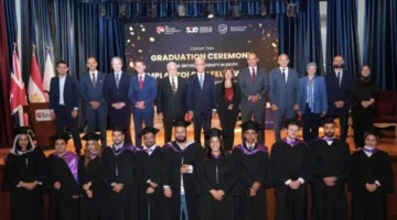 الجامعة البريطانية تحتفل بتخرج الدفعة الثانية من برنامج زمالة زراعة الأسنان بالتعاون مع جامعة شيفيلد.
