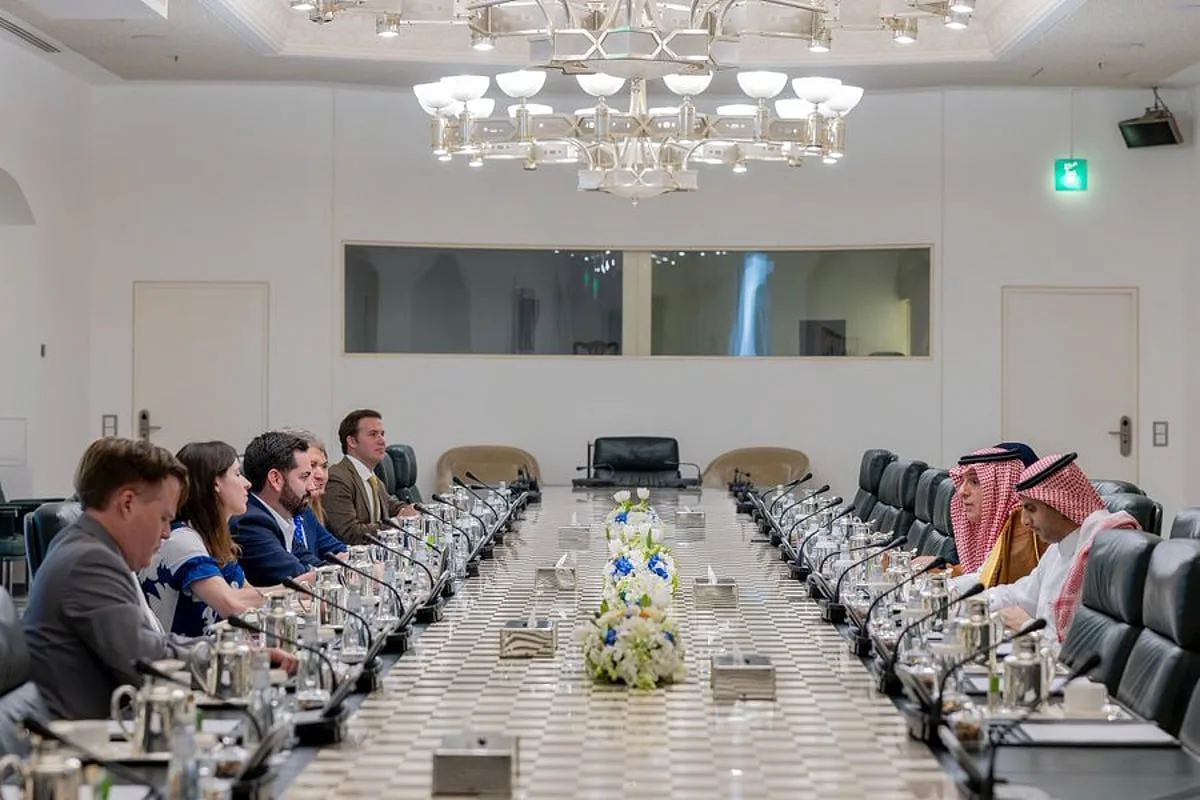 الجبير يتناول العلاقات الثنائية مع وفد من الكونغرس الأمريكي الجبير يتناول العلاقات الثنائية مع وفد من الكونغرس الأمريكي