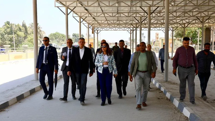الجهات المعنية في التنمية المحلية تراجع مشاريع المواقف والأسواق وتحث على الإسراع في تشغيل مشروعات \”حياة كريمة\” المكتملة الجهات المعنية في التنمية المحلية تراجع مشاريع المواقف والأسواق وتحث على الإسراع في تشغيل مشروعات \”حياة كريمة\” المكتملة
