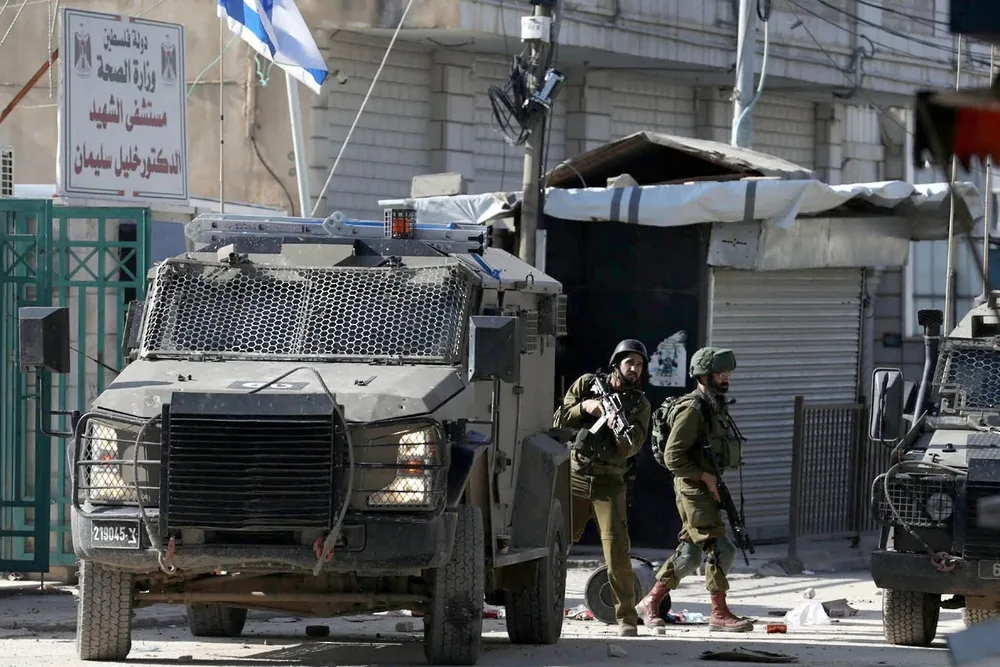 الجيش الإسرائيلي يعتقل 9 فلسطينيين من مناطق الضفة الغربية الجيش الإسرائيلي يعتقل 9 فلسطينيين من مناطق الضفة الغربية