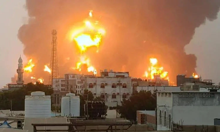 الجيش الإسرائيلي ينفذ ضربات جوية على موانئ تحت سيطرة الحوثيين في اليمن الجيش الإسرائيلي ينفذ ضربات جوية على موانئ تحت سيطرة الحوثيين في اليمن