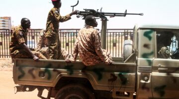 الجيش السوداني يعلن عن إسقاط مسيّرات استهدفت قاعدة جوية في بورتسودان