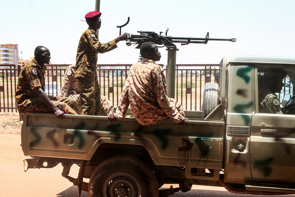 الجيش السوداني يعلن عن إسقاط مسيّرات استهدفت قاعدة جوية في بورتسودان