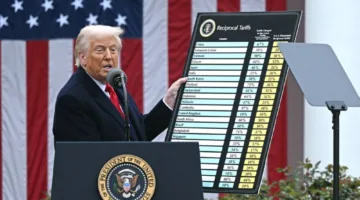 الحرب التجارية لترامب تكبد الشركات العالمية أكثر من 34 مليار دولار.