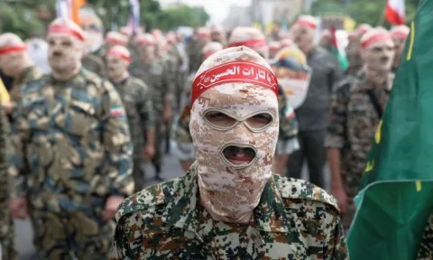 الحرس الثوري الإيراني: نحن في حالة تأهب ومستعدون لأي تصعيد وعدد من المعادلات الاستراتيجية ستشهد تحولات.