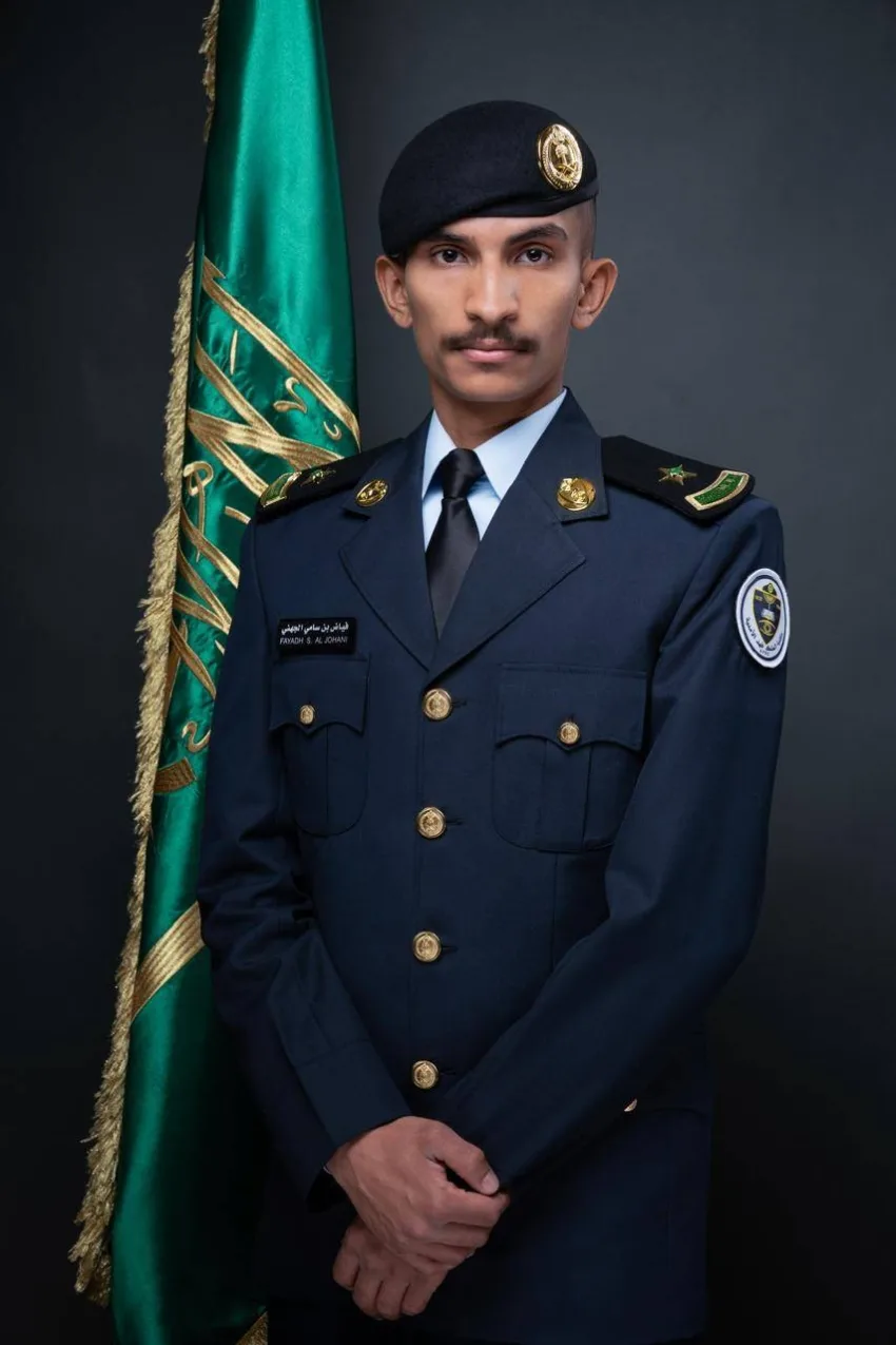 الحمدي يحتفل بتخرجه كضابط من كلية الملك فهد الأمنية الحمدي يحتفل بتخرجه كضابط من كلية الملك فهد الأمنية