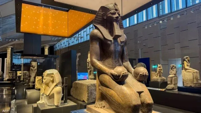 الحمصاني: الانتهاء من التحضيرات النهائية لتطوير المناطق المحيطة بالمتحف المصري العظيم الحمصاني: الانتهاء من التحضيرات النهائية لتطوير المناطق المحيطة بالمتحف المصري العظيم