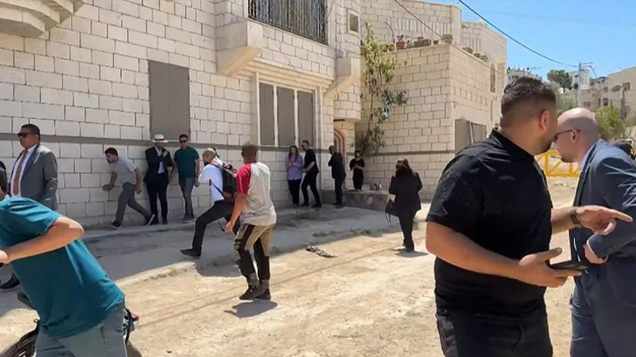 الخارجية الفلسطينية: قوات الاحتلال أطلقت النار على الوفد الدبلوماسي في جنين الخارجية الفلسطينية: قوات الاحتلال أطلقت النار على الوفد الدبلوماسي في جنين