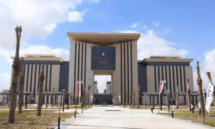 الخارجية تتابع موقف السفينة التي تقل بحارة مصريين قبالة السواحل الإماراتية