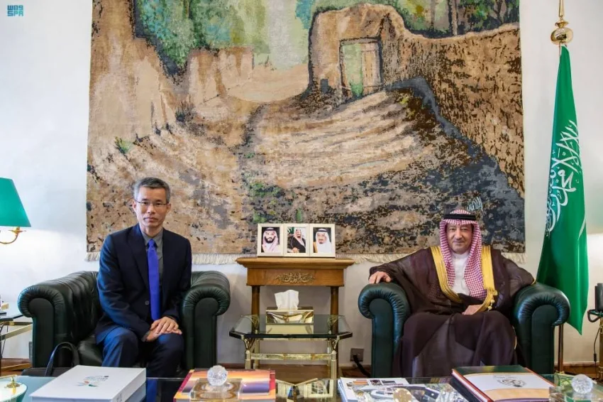 الخريجي يستقبل السفير الجديد لفيتنام الخريجي يستقبل السفير الجديد لفيتنام