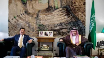 الخريجي يودع السفير المكسيكي