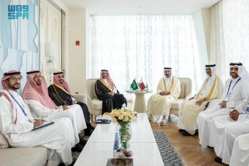 الخريف يستعرض سبل تعزيز التعاون والتكامل الصناعي مع وزير التجارة والصناعة في قطر