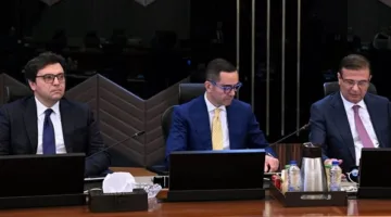 الخطيب: يجب إعداد خريطة استثمارية شاملة لفرص الترخيص خلال ثلاثة أشهر تمتد لخمس عشرة سنة.