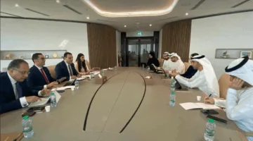 الخطيب يشجع الشركات الإماراتية على زيادة استثماراتها في مصر