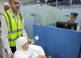 الداخلية: انطلاق أول مجموعة من حجاج القرعة نحو الأراضي المقدسة