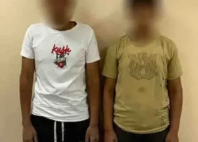 الداخلية تفضح ملابسات اعتداء باستخدام صاعق كهربائي على الطالبات أمام مدرسة في الفيوم وتلقي القبض على الجناة.