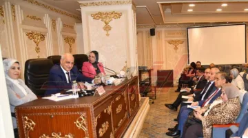 الدسوقي يتباحث حول ميزانية جامعة كفر الشيخ خلال اجتماع لجنة التعليم والبحث العلمي