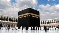 الدعاء وسيلة الراحة للمناجين وطمأنينة للمستضعفين.. خطيب المسجد الحرام يوضح شروط قبوله