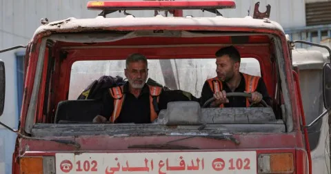 الدفاع المدني في غزة: 75 في المئة من مركباتنا “توقفت” عن العمل لشح الوقود
