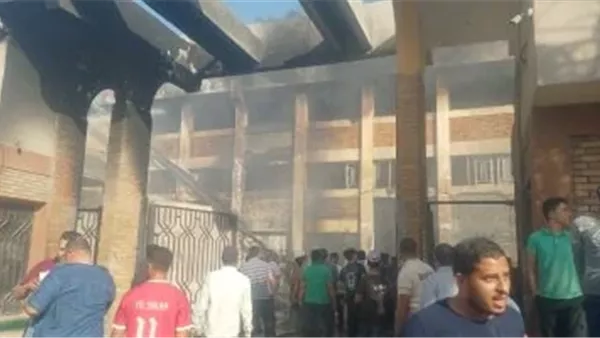 الدفاع المدني يستعين بخزانات مياه وسلالم هيدروليكية للسيطرة على حريق مصنع بـ6 أكتوبر