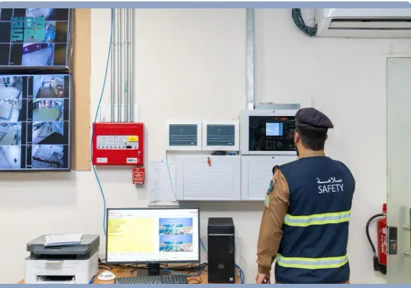 الدفاع المدني يعزز تدابيره الوقائية في المدينة المنورة لحماية زوار المسجد النبوي. الدفاع المدني يعزز تدابيره الوقائية في المدينة المنورة لحماية زوار المسجد النبوي.