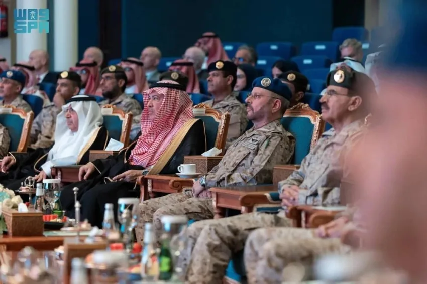 الدفاع تطلق مجموعة من المبادرات في مجال الإمدادات الدفاع تطلق مجموعة من المبادرات في مجال الإمدادات