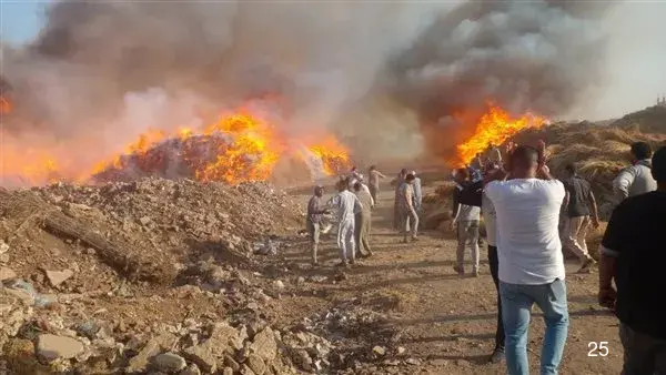 الدفع بـ25 سيارة إطفاء للسيطرة على حريق شونة كتان بقرية شبراملس بالغربية