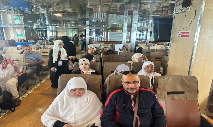 الدفعة الثانية من حجاج البر تغادر ميناء نويبع البحري متوجهة إلى الأراضي المقدسة الدفعة الثانية من حجاج البر تغادر ميناء نويبع البحري متوجهة إلى الأراضي المقدسة